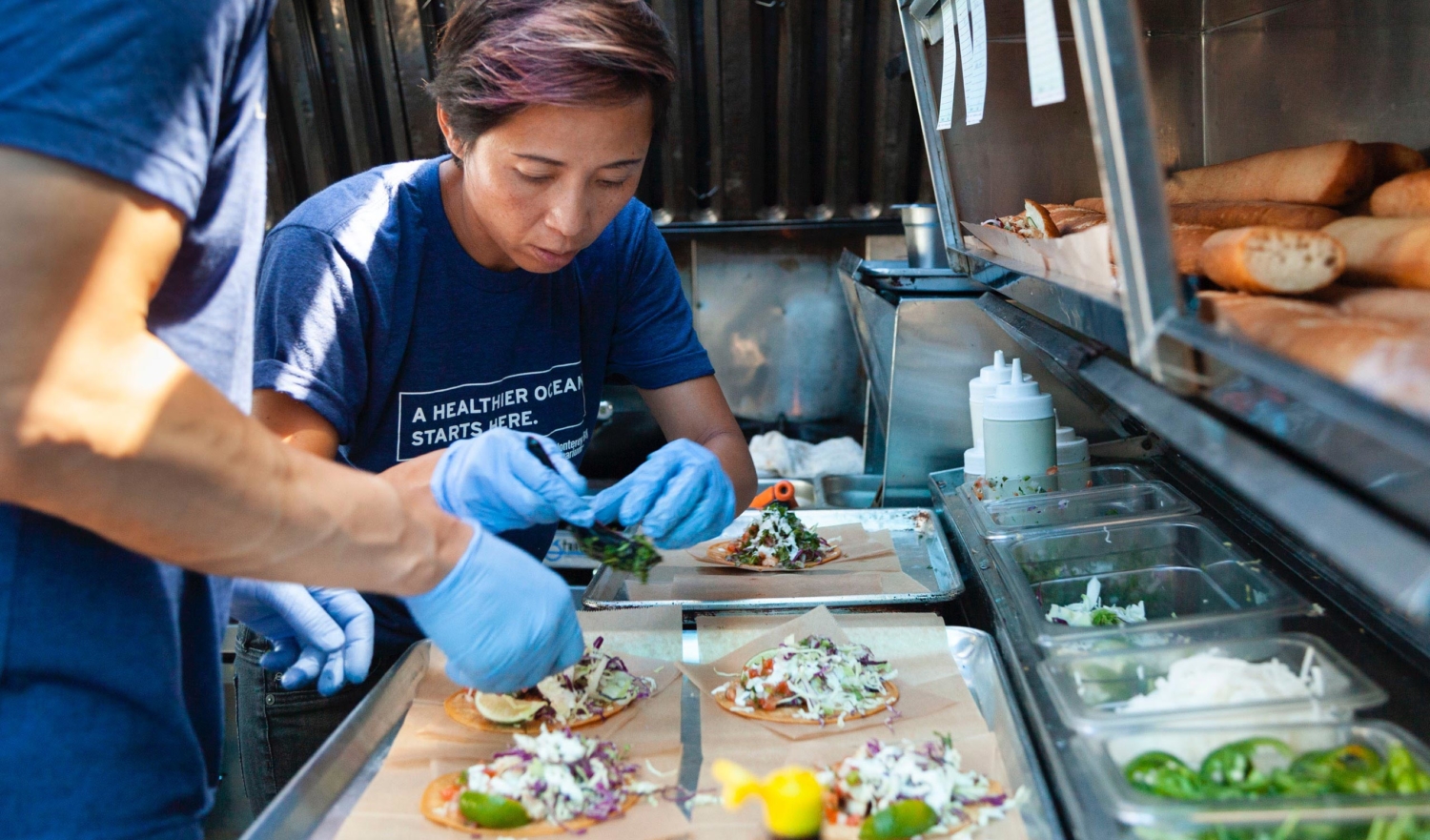 MBA_Foodtruck_MakingTacos_sm