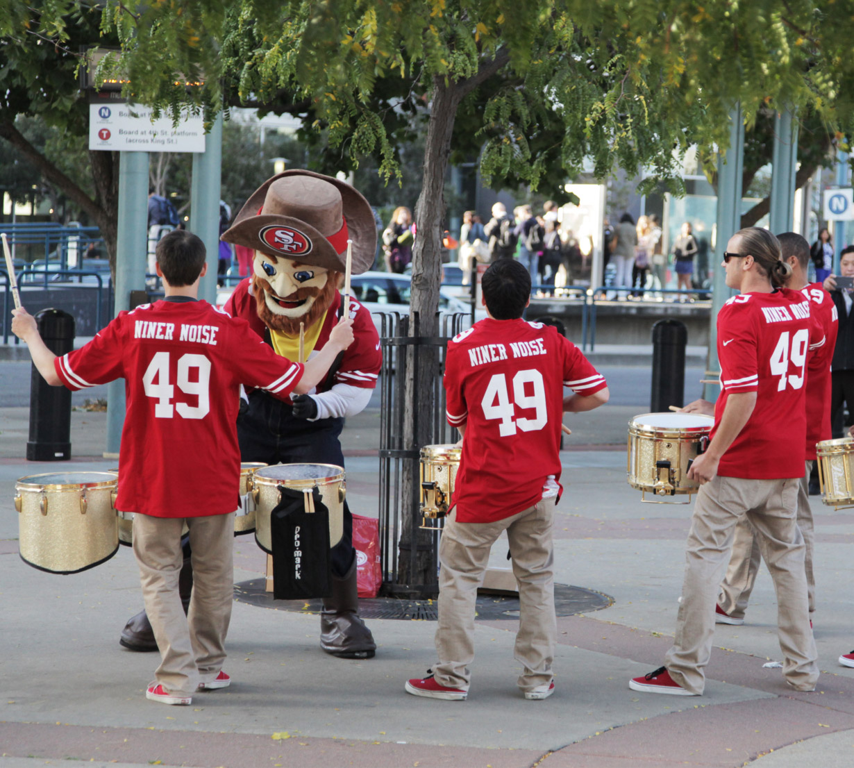 CambridgeSeven on Twitter: Ready, set, hut! Our incorporation of bold  graphics and flexible displays for merchandise ensures a quality @49ers fan  experience at the 49ers Team Store in @LevisStadium. #sanfrancisco #sanfran  #49ers #