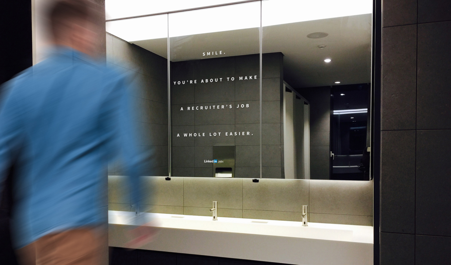 12_LI_Mirror_Graphic_Mock